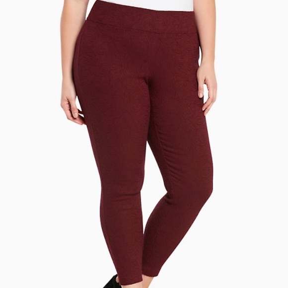 Textured Pattern Capri Pant - Picture 1 of 1